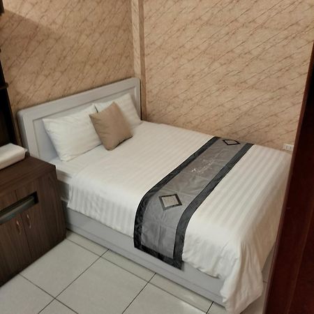 Roma Hotel Noi Bai Airport Hanói Exterior foto