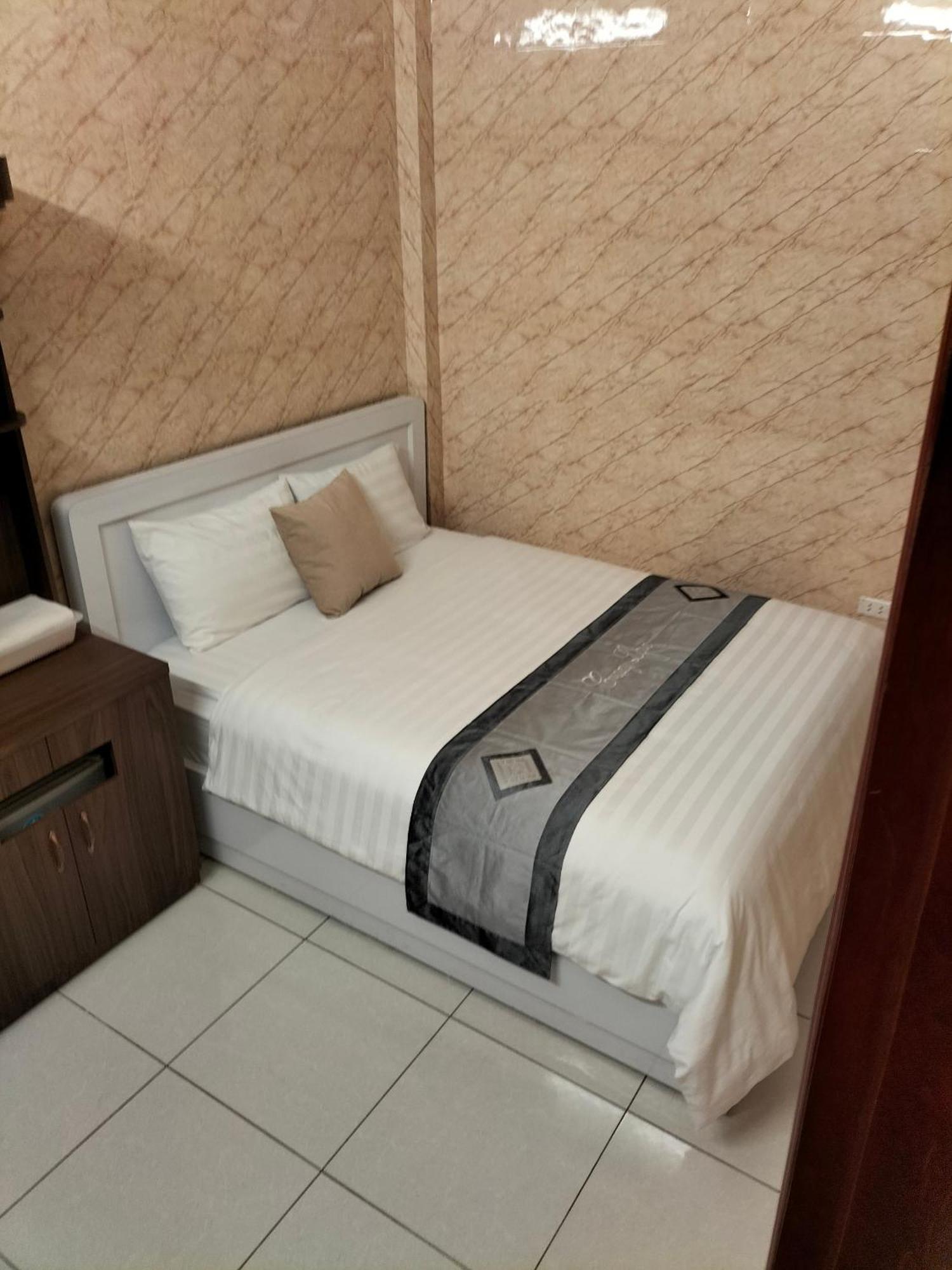 Roma Hotel Noi Bai Airport Hanói Exterior foto